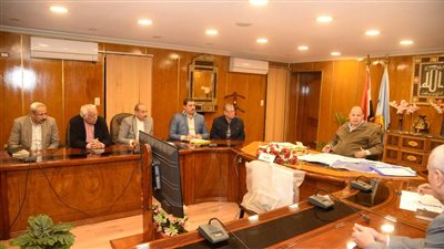 وكيل التموين بأسيوط: يوجد مخزون كاف وأرصدة من السكر والمواد التموينية