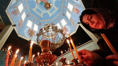 قصة الكريسماس الحقيقية والفرق بين رأس السنة.. انتقلت من ألمانيا إلى دول العالم