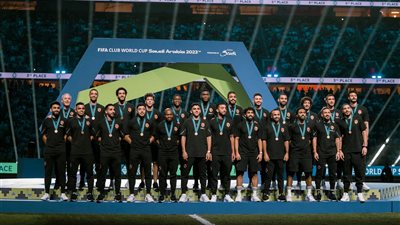 فيفا يخصم 100 ألف دولار من مكافأة الأهلي بسبب أحداث كأس العالم للأندية.. أبرزها دعم فلسطين