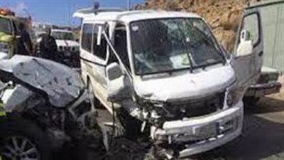 إصابة 6 أشخاص في تصادم سيارتين بالأقصر