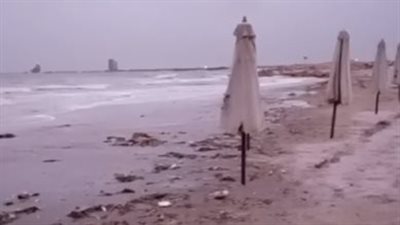 أمطار غزيرة وأمواج مرتفعة.. تقلبات جوية شديدة تضرب بورسعيد والإسكندرية | بث مباشر