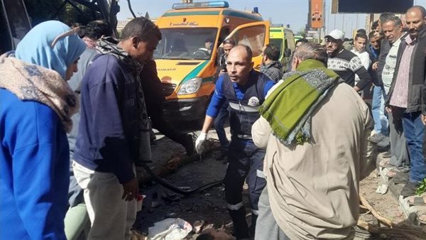 اصطدام أتوبيس بعامود