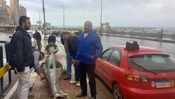 سقوط عامود إنارة