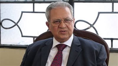 مساعد رئيس الوفد: فيه ناس في الحزب بياخدوا فلوس ووجبات.. وقلة تريد رحيل عبد السند يمامة 