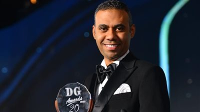 رئيس تحرير القاهرة 24 يتسلم جائزة أفضل منصة إخبارية من دير جيست 