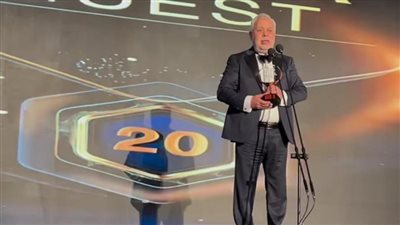 ربنا يقدرني على خدمة زملائي.. أشرف زكي يحصد جائزة دير جيست للريادة بسبب دوره النقابي