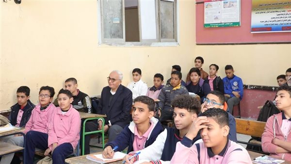 وزير التعليم يحضر