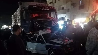 مصرع شخص وإصابة 21 آخرين في حادث انقلاب تريلا بقنا 