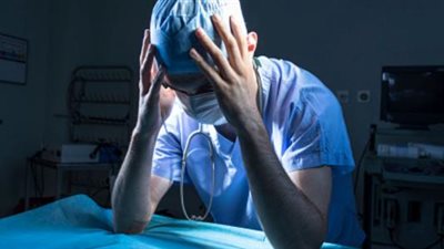 إزالة أعضاء بالخطأ وحرق المرضى.. أكثر الأخطاء الطبية شيوعًا في عام 2023