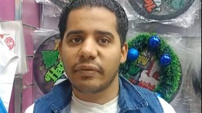 بائع هدايا وديكورات الكريسماس بالإسكندرية: حركة البيع قلت والناس متأثرة بأحداث غزة| بث مباشر 