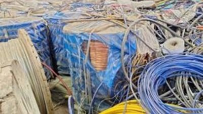 قلدا الماركات العالمية.. تفاصيل ضبط صاحبي مصنعين للأسلاك الكهربائية بالقليوبية |صور