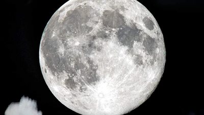 القمر في منطقة الأوج.. ظاهرة فلكية جديدة تغزو سماء مصر 26 نوفمبر 