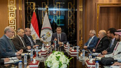 وزير الإنتاج الحربي يستقبل وفد مجموعة النافع السعودية لمناقشة سبل التعاون المشترك