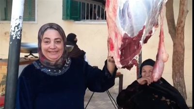 قصة كفاح أشهر جزارة في محافظة المنيا: ورثتها من أبويا.. وواجهت صعوبات في البداية | بث مباشر