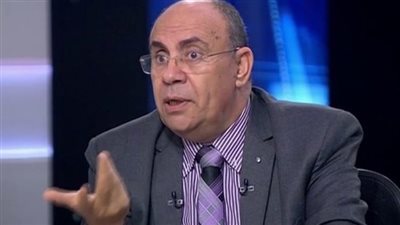 عالم أزهري يهاجم مبروك عطية بعد برنامجه الرمضاني: حوارك مع التافهين وناشري الابتذال يسقط أستاذيتك