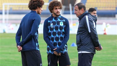 ثلاثي شاب في معسكر المصري بالقاهرة استعدادًا لمواجهة الإسماعيلي.. واحتفال من نوع خاص بميلاد المحمدي |صور