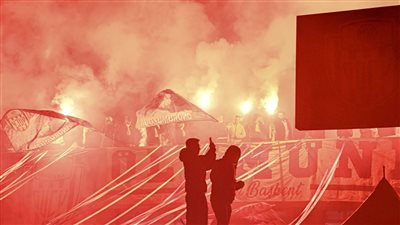 استقبال حافل لرئيس نادي أنقرة التركي بعد خروجه من السجن| فيديو