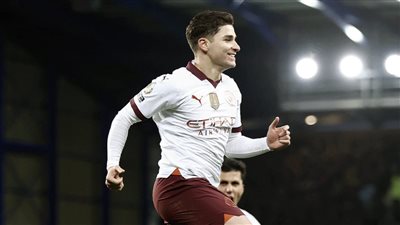 مانشستر سيتي يضرب إيفرتون بثلاثية في الدوري الإنجليزي