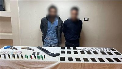 حبس عنصرين إجراميين ضبط بحوزتهما 2،5 كجم حشيش وأسلحة نارية في شبراخيت