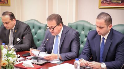 الصحة تؤكد التنسيق مع الجهات المعنية لتسريع انضمام المواطنين لمنظومة التأمين الصحي