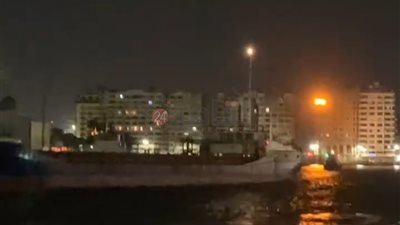 دون خسائر..تصادم مركب بمعدية ركاب ببورسعيد أثناء عبورها بـ قناة السويس| صور وفيديو