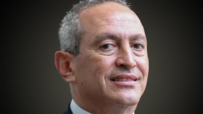 كيف يخطط ناصف ساويرس لتفكيك إمبراطوريته التجارية؟