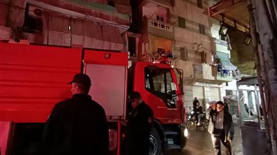 وكيل صحة الإسكندرية: إصابة شخص في حريق الجمرك ولا توجد وفيات