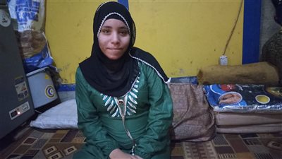 يتيمة ونفسي في كرسي متحرك.. طالبة جامعية من ذوي الهمم ببني سويف: ظروفنا صعبة ومش عارفة اتحرك
