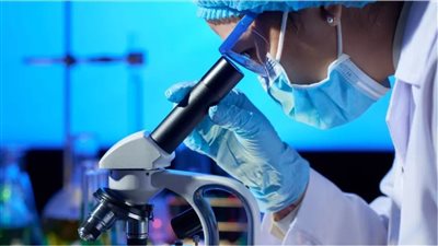 خبراء يفجرون مفاجأة: الفترة بين إعلان الصحة والمسحة كافية لتعافي حالتي الإصابة بمتحور كورونا الجديد