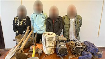 القبض على 3 أشخاص من بينهم سيدة بتهمة التنقيب عن الآثار بالجيزة