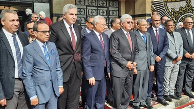  وزير التعليم العالي يفتتح مركز طب وجراحة العيون والمستشفى الثلاثية بالمنيا