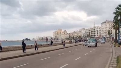 قبل نوة رأس السنة.. أمطار خفيفة وتقلبات جوية تضرب الإسكندرية | بث مباشر