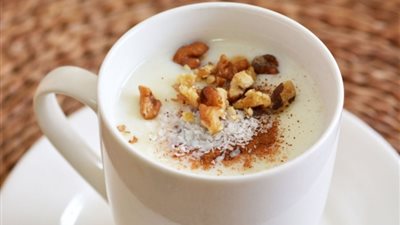 طريقة عمل السحلب بالنشا.. سر القوام الكريمي والنكهة الشهية