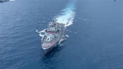 وصول الفرقاطة القدير إلى قاعدة الإسكندرية لتنضم إلى الأسطول البحري المصري| فيديو