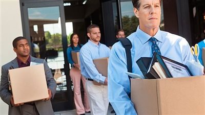 ربما طُردنا ولكننا لا نعلم.. قلق بين عمال أمريكا بعد فصل 4200 موظف حكومي بسبب الإغلاق دون إبلاغهم