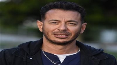 الأب والأم مصابان بالتهاب رئوي.. تفاصيل الحالة الصحية لوالدي مصطفى شعبان | خاص