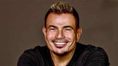 بعد 4 أيام من طرحه.. عمرو دياب يحقق 17.3 مليون استماع بألبوم مكانك | تقرير