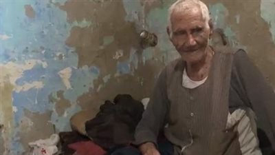 عنده 100 سنة وعايش على اللمبة الجاز.. أشهر عازب بالإسماعيلية: متجوزتش لأني مش بحب النكد| بث مباشر 