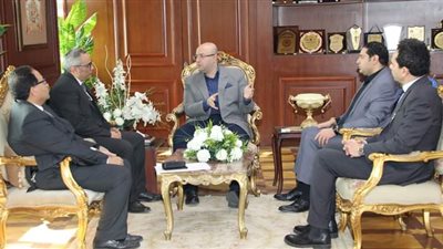 محافظ بني سويف يناقش مع رئيس قصور الثقافة مستجدات تطوير عدة مشروعات بالمحافظة