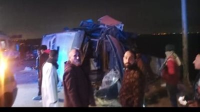 إصابة 12 شخصًا في انقلاب ميني باص على الطريق الأوسطي بالجيزة