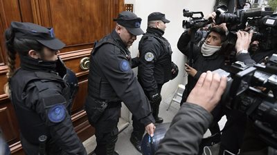 قادمين من اليمن.. الشرطة الأرجنتينية تلقي القبض على 3 أشخاص للاشتباه في التخطيط لأعمال إرهابية