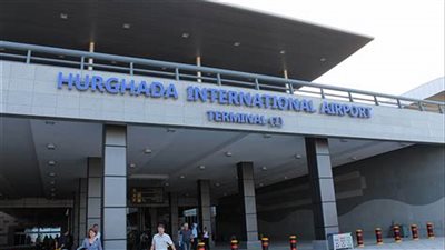 بعد احتفالهم برأس السنة.. 15 ألف سائح يغادرون منتجعات الغردقة اليوم | بث مباشر