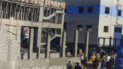 انهيار جزء من سقف مصنع تحت الإنشاء بطريق مصر إسكندرية في أكتوبر