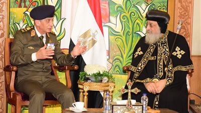 وزير الدفاع والإنتاج الحربي يهنئ البابا تواضروس الثاني بمناسبة عيد الميلاد المجيد