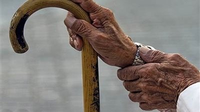 إمام مسجد الحسين: كبار السن هم سبب النصر.. ومعاملتهم في مصر راقية