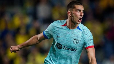 برشلونة يخطف فوزا مثيرا أمام لاس بالماس في الدوري الإسباني