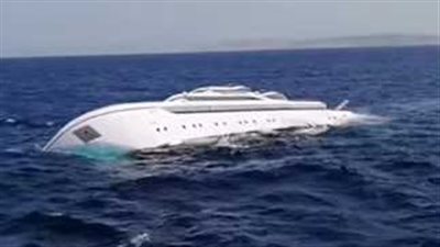 شحوط لنش سياحي على متنه 45 راكبا قبالة سواحل مرسى علم