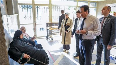 في زيارة مفاجئة.. وزير الصحة يتفقد مركز صحة الأسرة بالحي الثالث بمدينة بدر