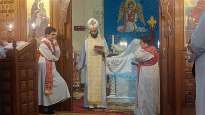  حشود من الأقباط يؤدون صلوات القداس بكاتدرائية العذراء مريم في الدقهلية | صور