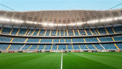 شوبير يوجه سؤالا لوزير الرياضة عن غلق ستاد العاصمة الإدارية